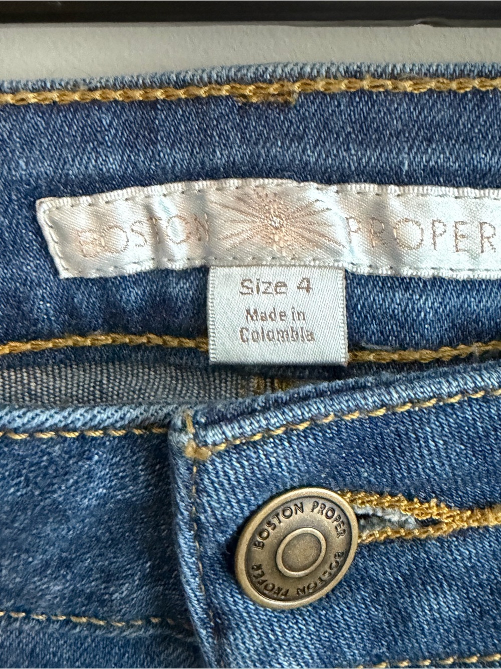 Boston Proper Flare Leg Distressed Denim Jeans Women’s Size 4 Blue Stretch - Picture 7 of 7